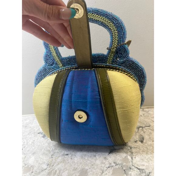 Mary Frances Beaded Handbag Hard Case Purse Jewels Flowers Shells 8 1/2"x 8" JL - Picture 7 of 14